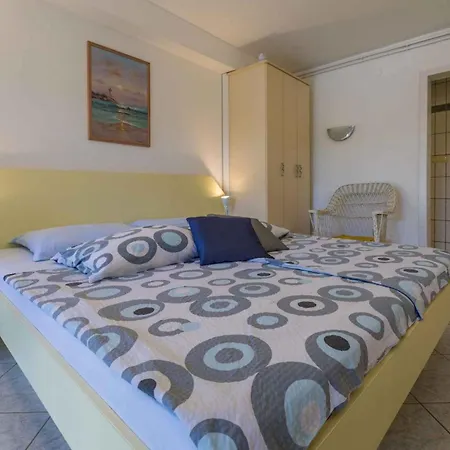 One-bedroom In Xvii Apartman *