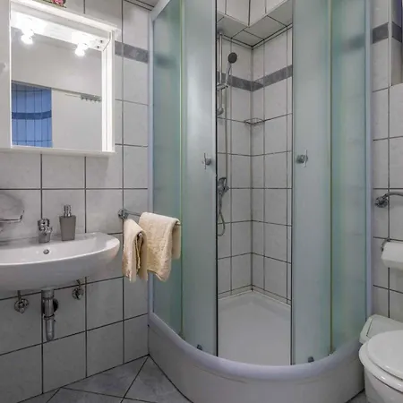 公寓 One-bedroom In Xvii 茨里克韦尼察
