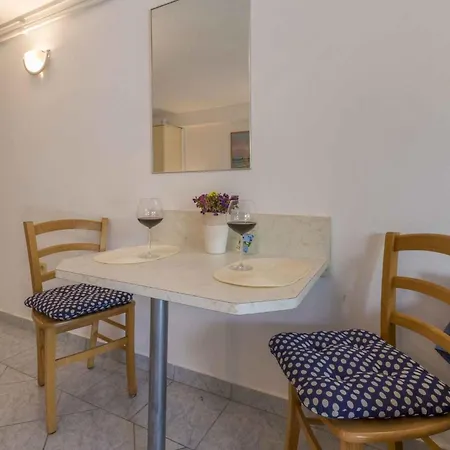 One-bedroom In Xvii 公寓