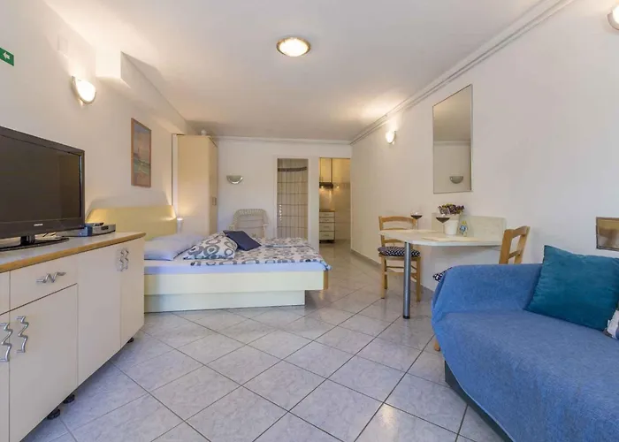 아파트 One-bedroom In Xvii