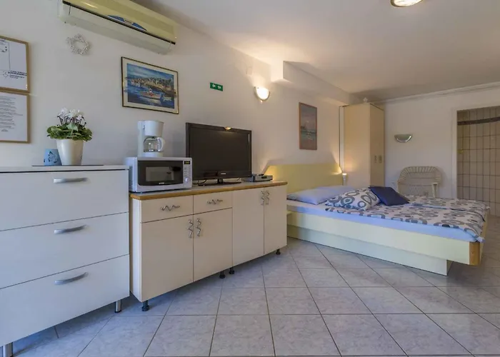 One-bedroom In Xvii 아파트 *