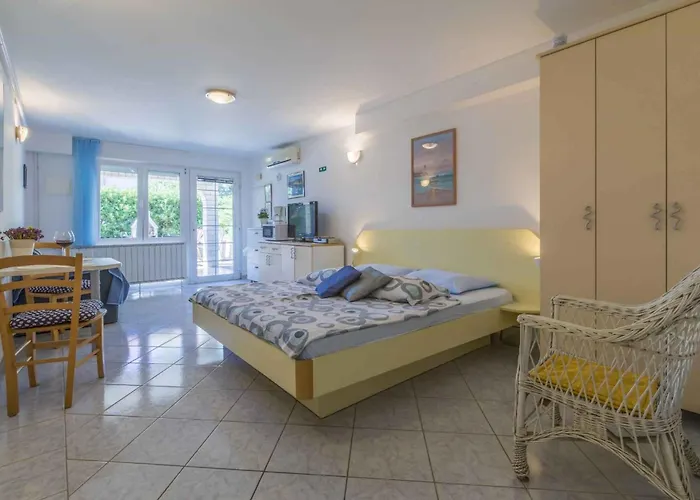 아파트 One-bedroom In Xvii *