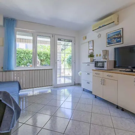 One-bedroom In Crikvenica Xvii Dramalj