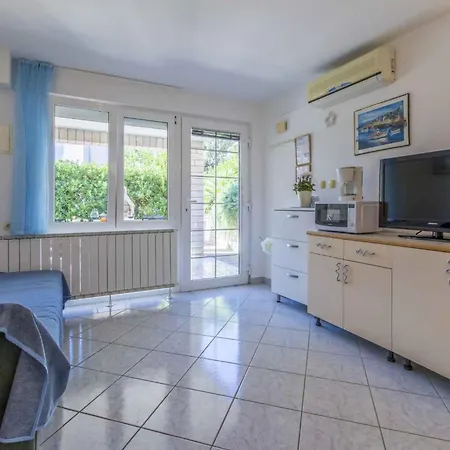 One-bedroom In Crikvenica Xvii Dramalj